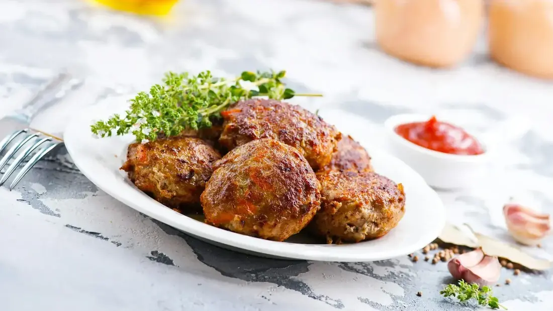 Saftige frikadeller tilberedt i airfryer